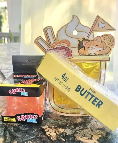 Set de Juguetes Antiestrés Squeez Ball y Butter - miniatura 2