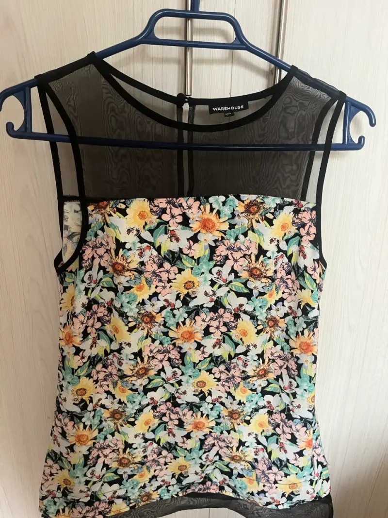 Blusa floral sin mangas Warehouse - 1