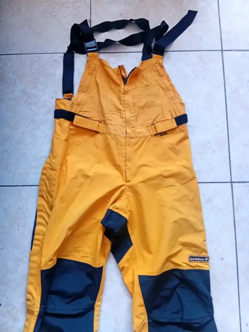Pantalones impermeables Jack Wolfskin amarillos - 1