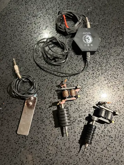 Kit de Máquinas de Tatuaje con Fuente de Poder - miniatura 1