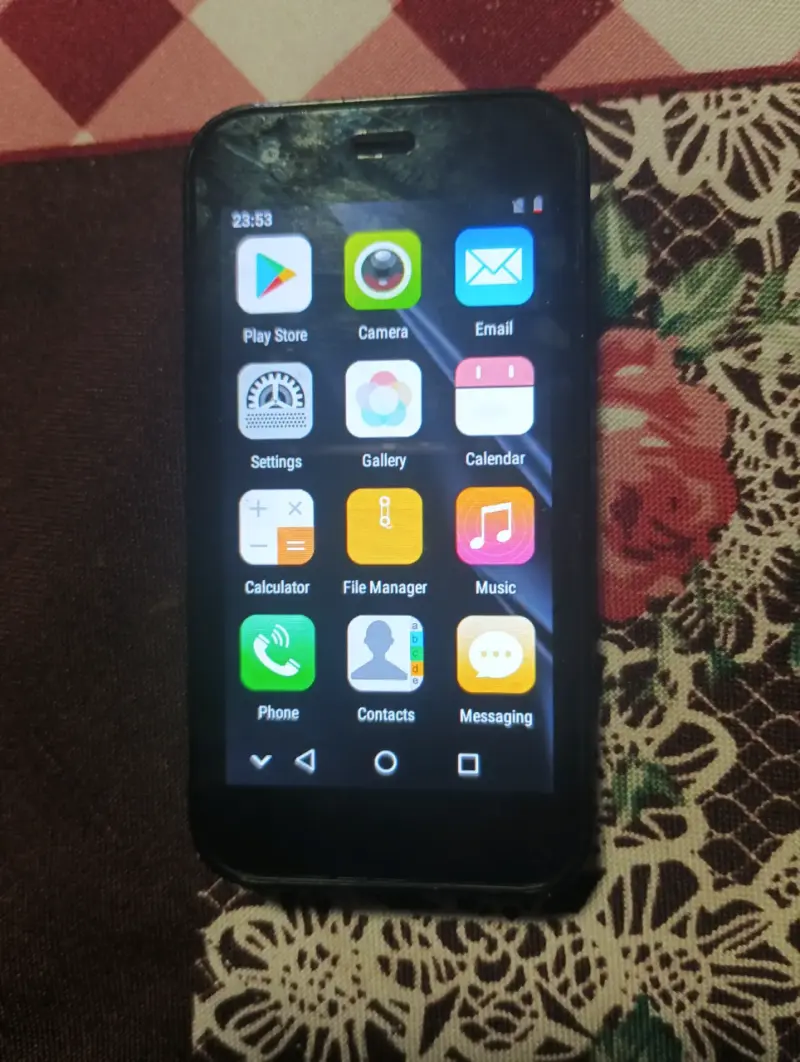 Smartphone Scyes X5 con triple cámara - 2