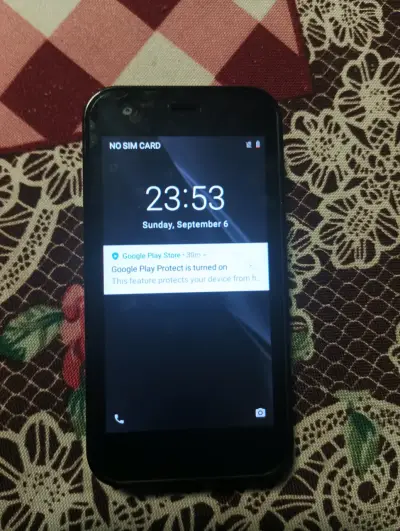 Smartphone Scyes X5 con triple cámara - miniatura 3