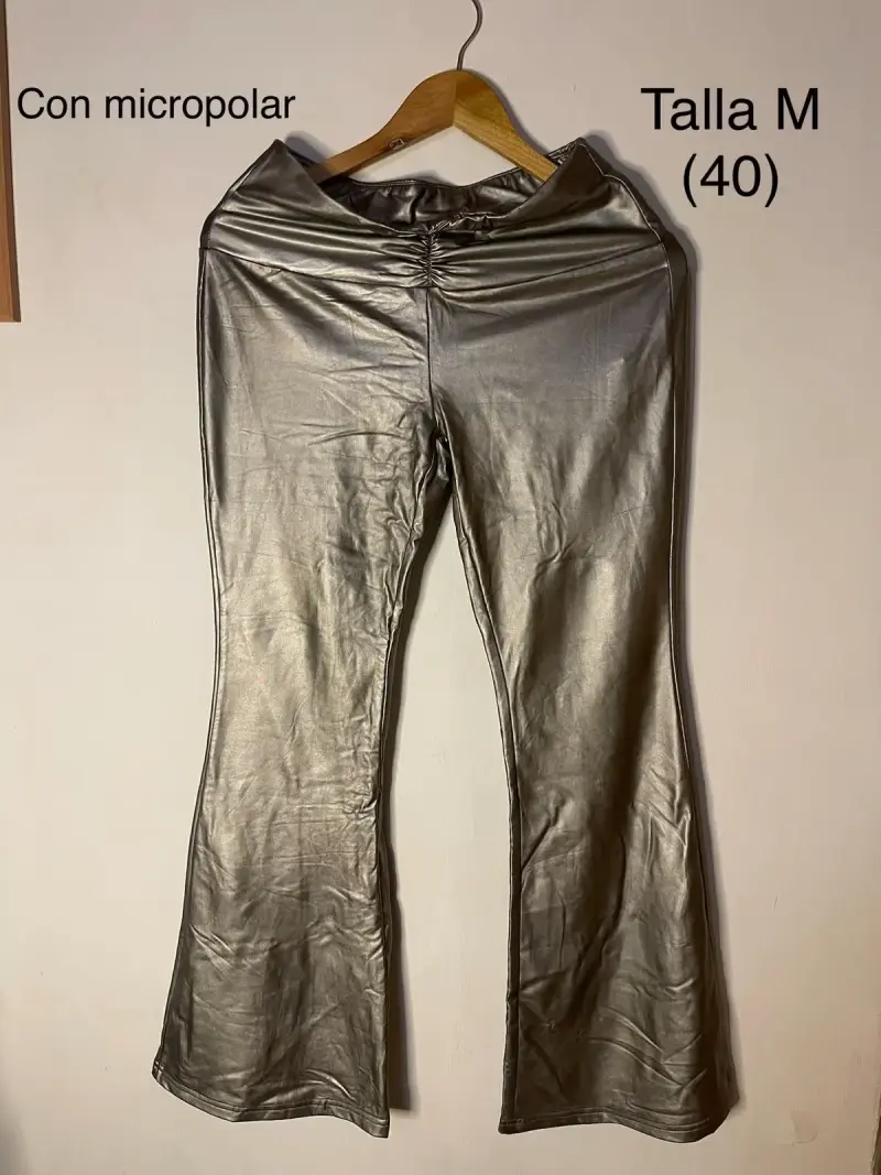 Pantalones plateados con micropolar talla M