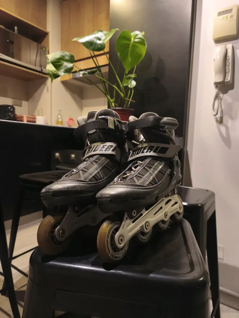 Patines en línea Rider con protecciones - 1