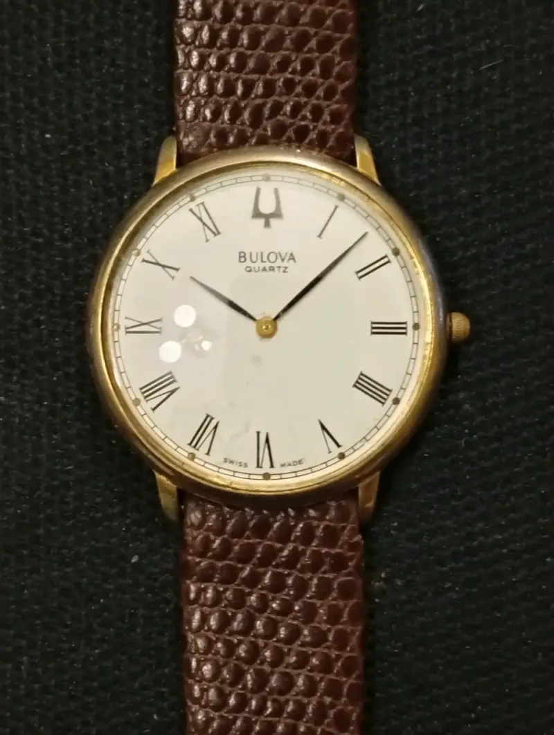 Reloj Bulova de cuarzo con correa de cuero - 1