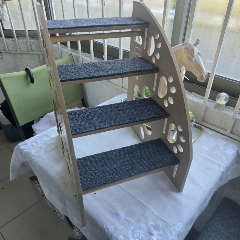 Escalera para gatos o perro de madera con alfombra - 2