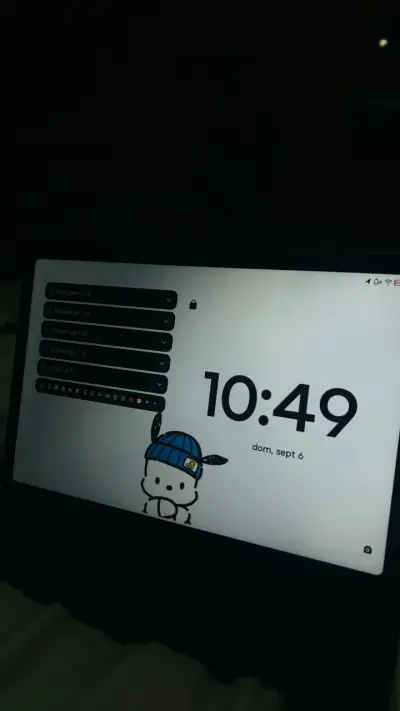Tablet Lenovo con lápiz y cámara trasera - miniatura 1