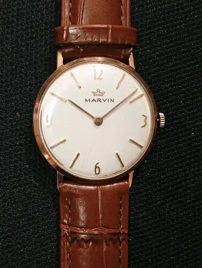 Reloj de pulsera vintage Marvin con correa de cuero - miniatura 1