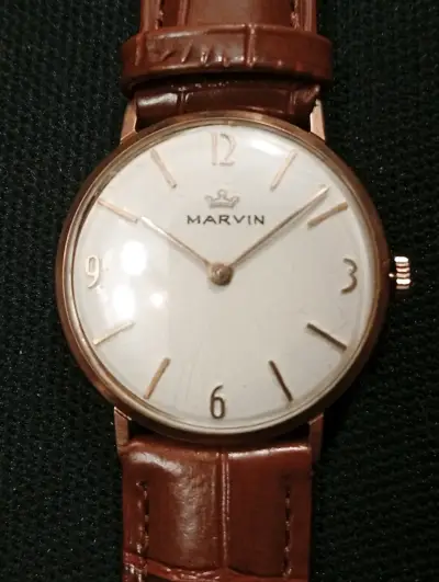 Reloj de pulsera vintage Marvin con correa de cuero - miniatura 2