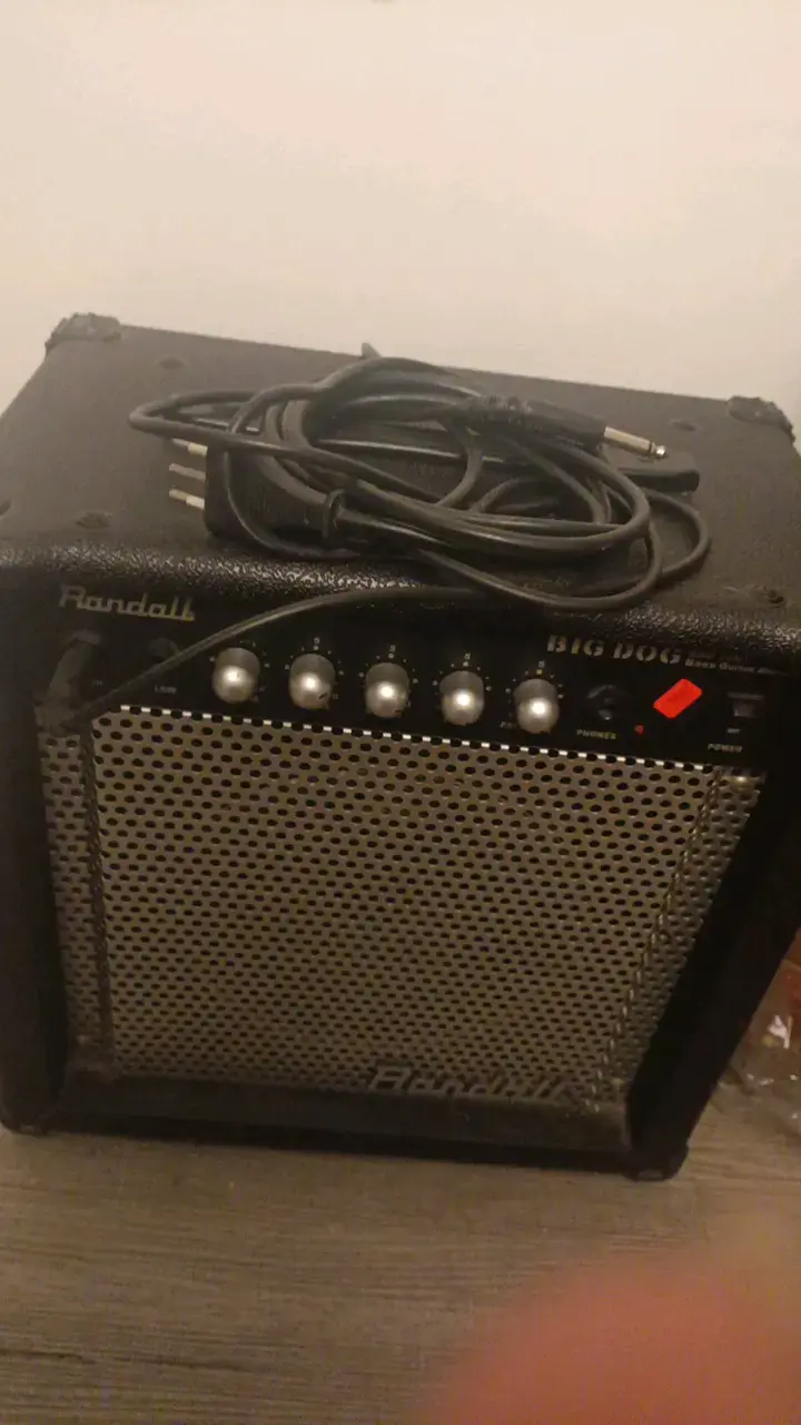 Bajo Eléctrico Cort GB74 con Amplificador Randall - 4