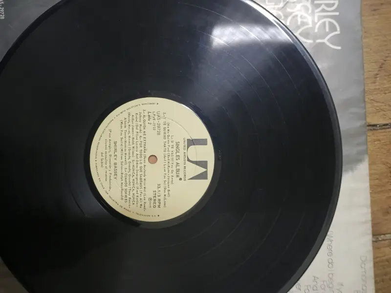 Vinilo The Shirley Bassey Singles Album - 4