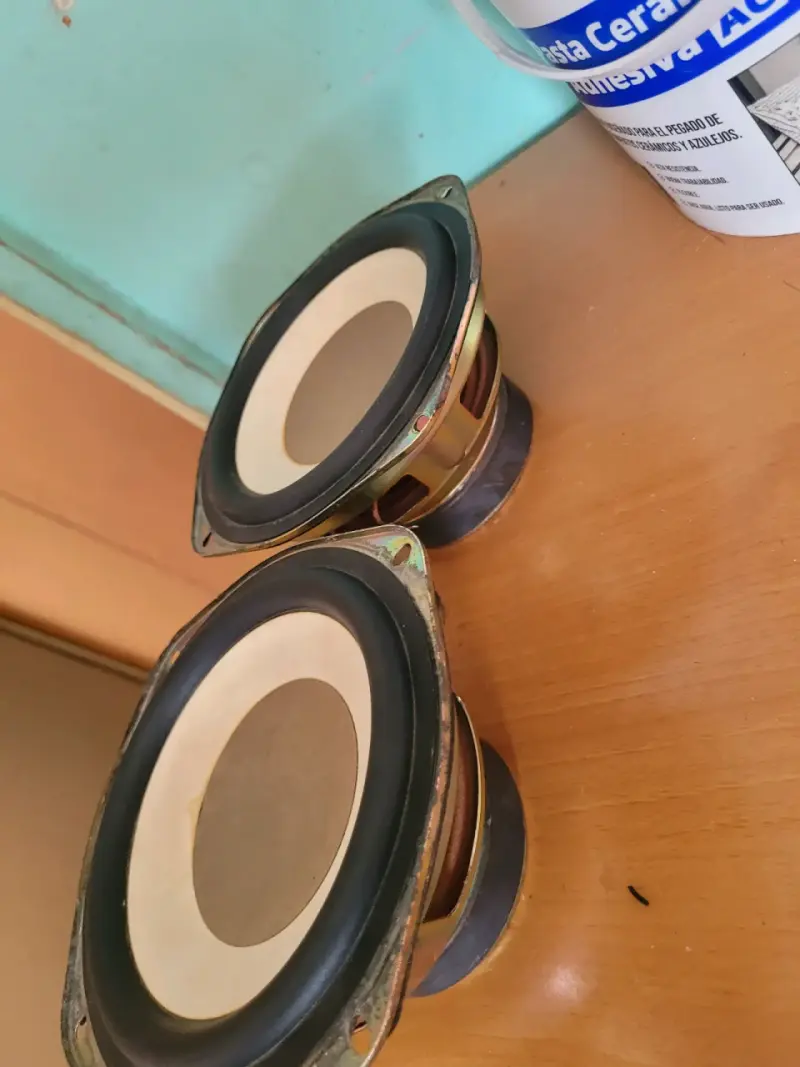 Parlantes Sony subwoofer los dos en 15 mil - 6