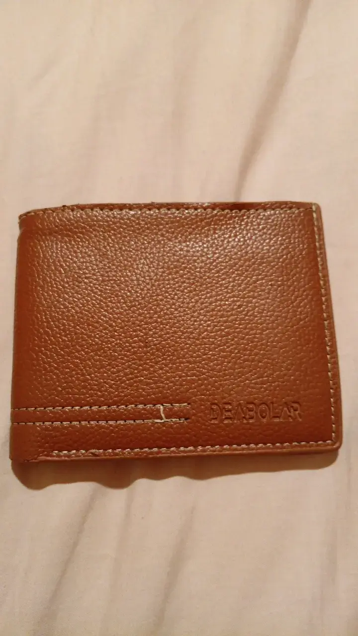 Billetera de cuero marrón para hombre