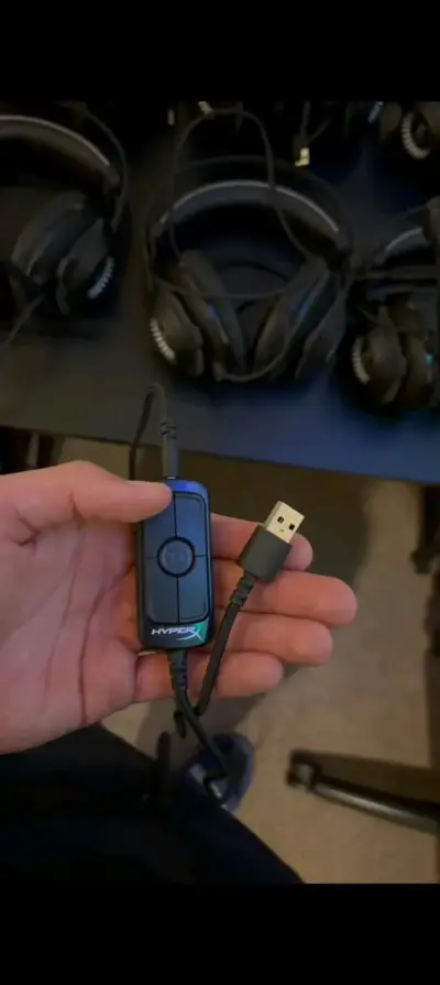 Audífonos gamer HyperX cloud revolver 7.1 - miniatura 2