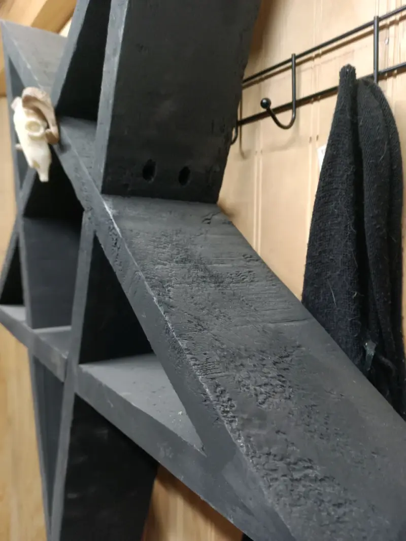 Estante de madera en forma de pentagrama - 2