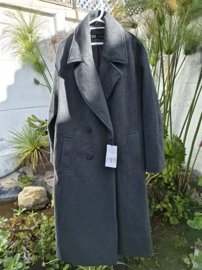 Abrigo gris oscuro Zara para mujer - miniatura 1
