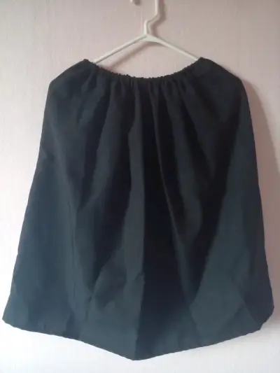 Falda negra con diseño simple para baile - miniatura 1