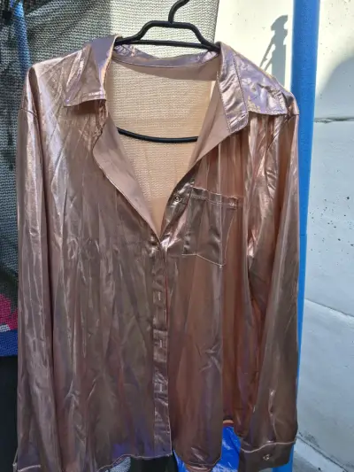 Camisa metálica color cobre para mujer - miniatura 1
