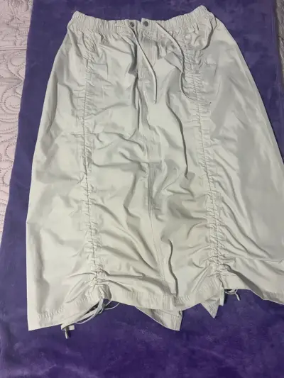 Falda deportiva blanca Jordan con ajuste - miniatura 2