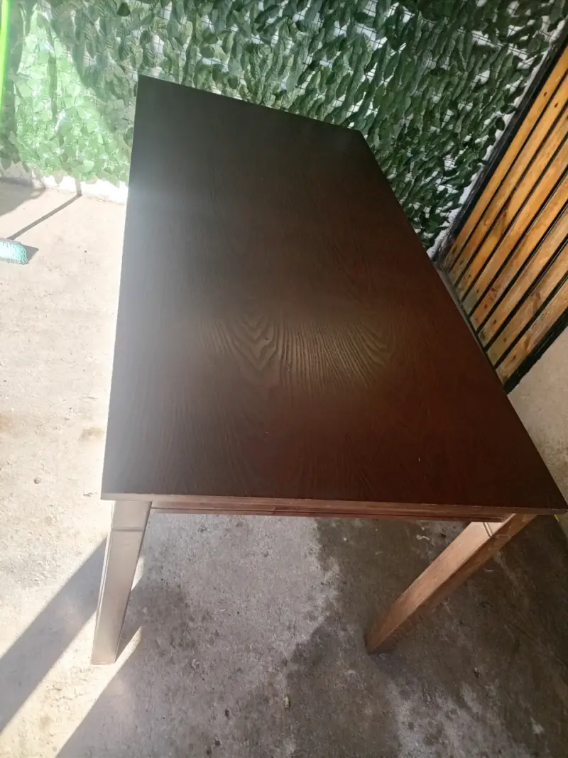 Mesa de comedor rectangular de madera oscura - 5
