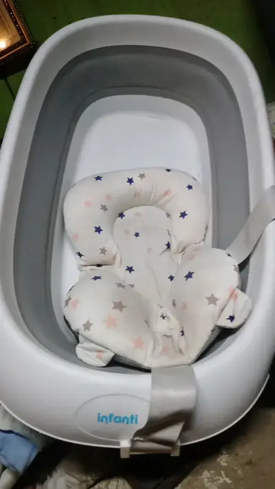 Tina de baño plegable para bebé Infanti con cojín - miniatura 2