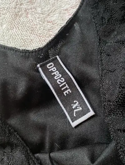 Vestido negro - miniatura 2