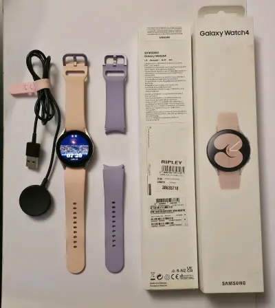 Samsung Galaxy Watch4 con correa adicional - miniatura 1