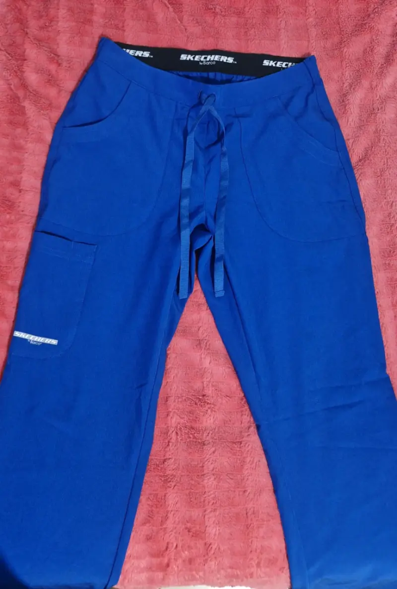 Conjunto de uniforme médico azul Skechers - 3