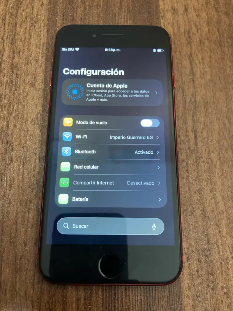 iPhone SE rojo en buen estado - 4