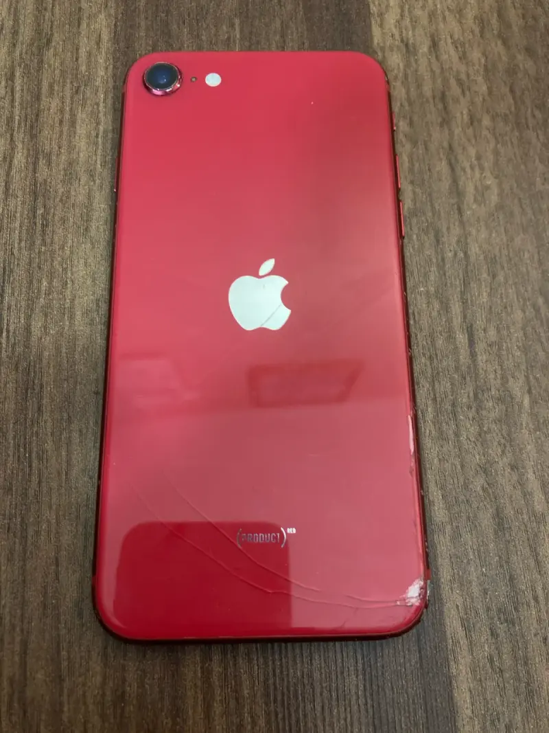 iPhone SE rojo en buen estado - 5