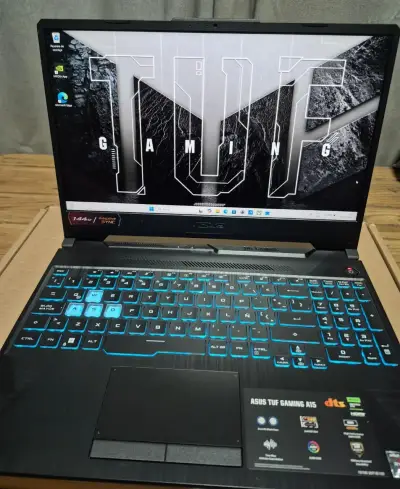 Laptop ASUS TUF Gaming A15 con teclado retroiluminado - miniatura 1