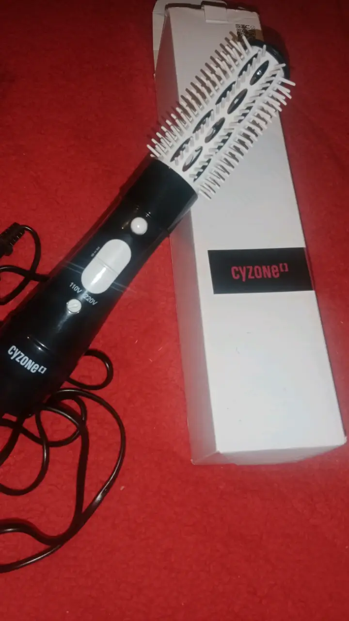 Plancha y cepillo alisador Cyzone con caja - 2