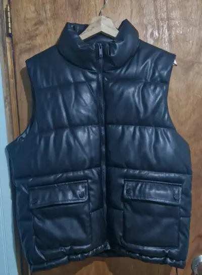 Chaqueta acolchada negro con bolsillos - miniatura 1