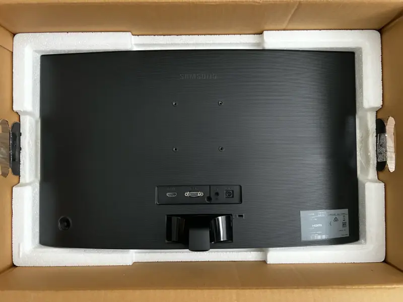 MONITOR SAMSUNG CURVO 24” FULL HD — C24F390 - 3