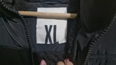 Chaqueta acolchada negra talla XL - miniatura 3