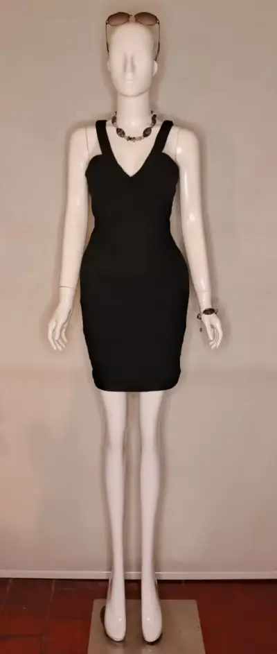 Línea Fiesta - Vestido Mossimo Negro Plisado S - miniatura 1