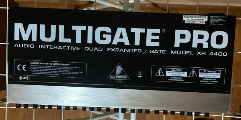 Expansor/Gate Behringer Multigate Pro XR4400 - 4