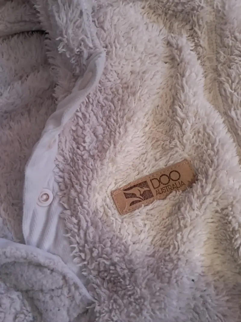 Peludito color beige/crema  Doo Australia talla L - 5