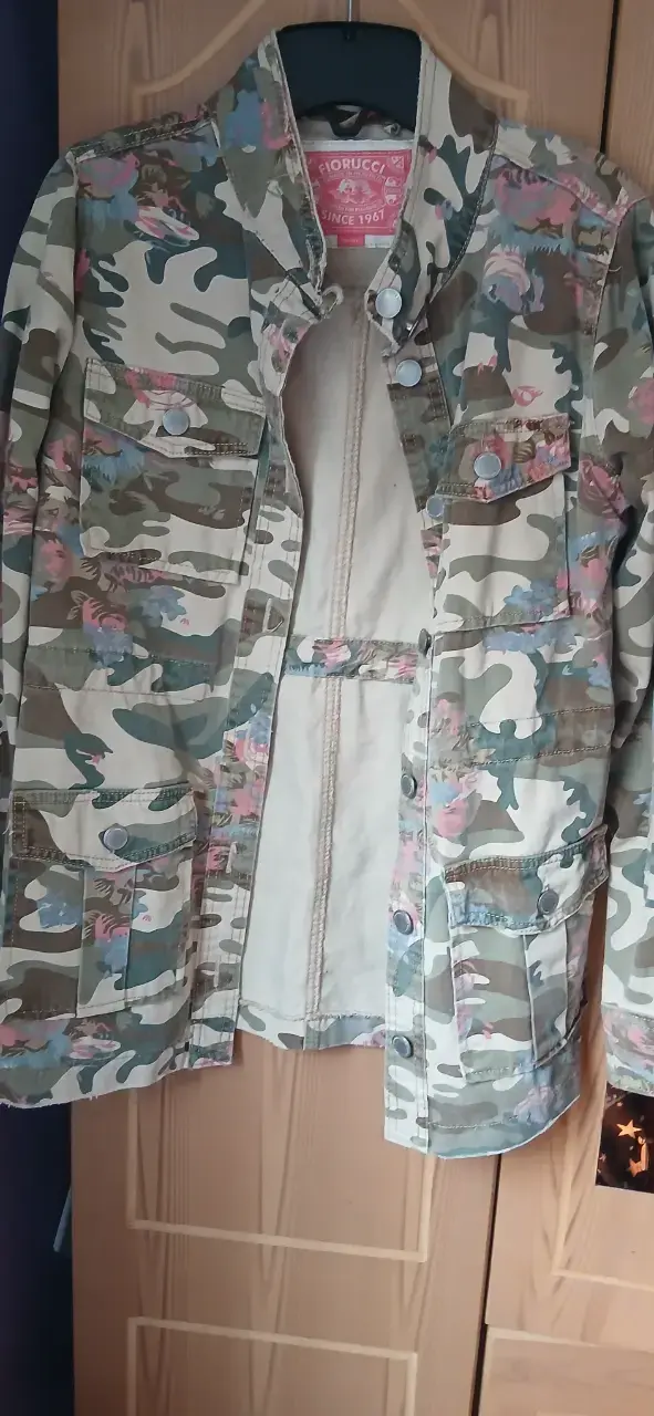 Chaqueta camuflada floral Fiorucci para mujer