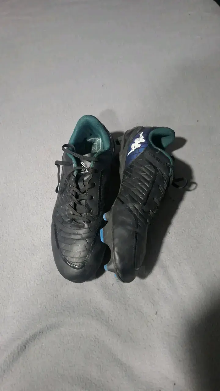 Zapatos de fútbol negros con taches - 2