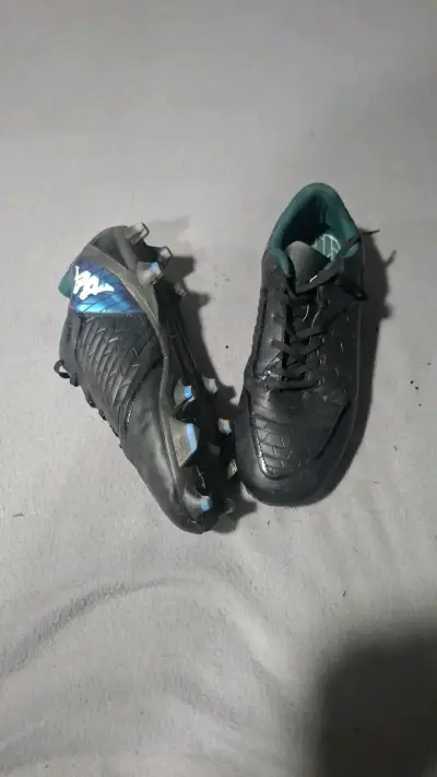 Zapatos de fútbol negros con taches - miniatura 3