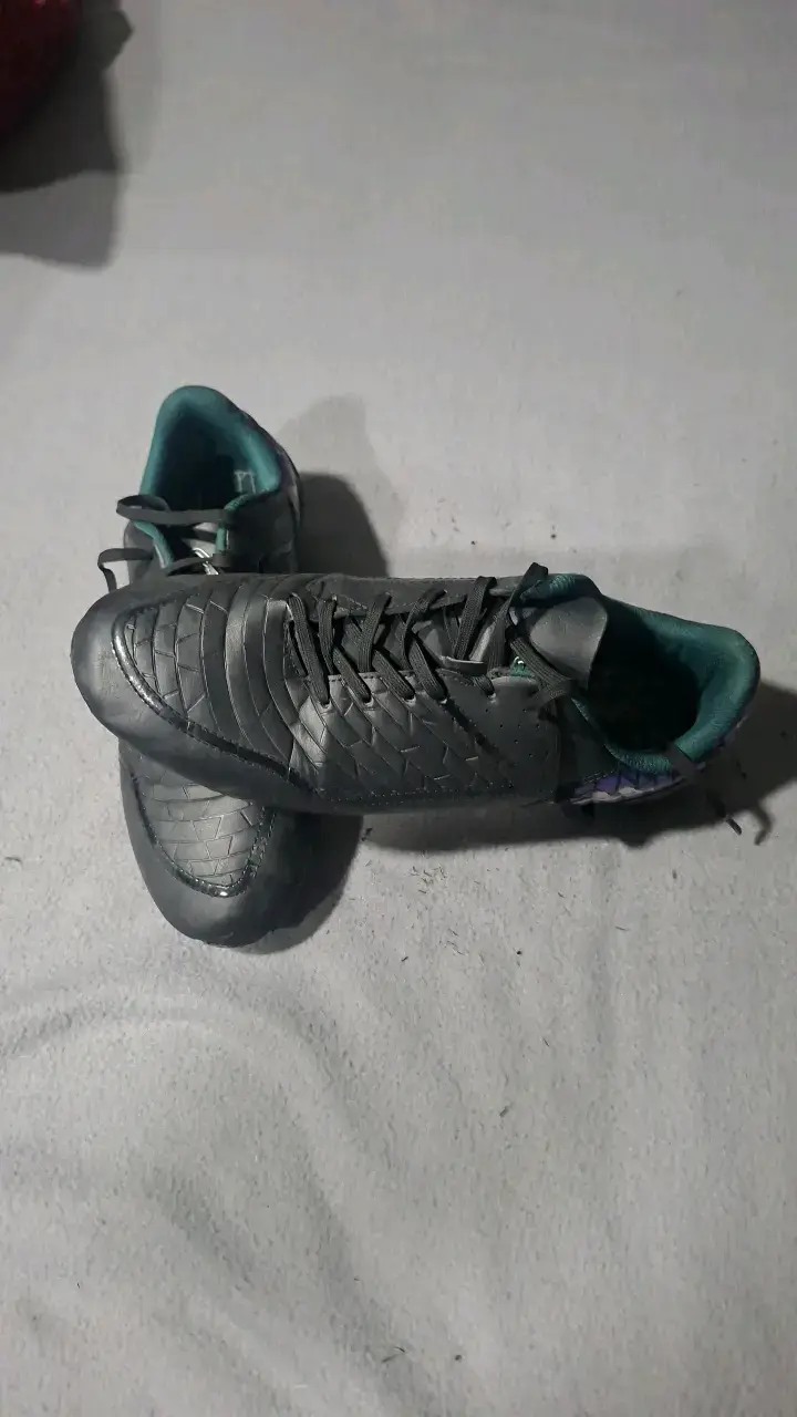 Zapatos de fútbol negros con taches - 4
