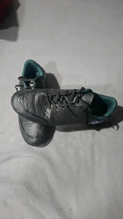 Zapatos de fútbol negros con taches - miniatura 4