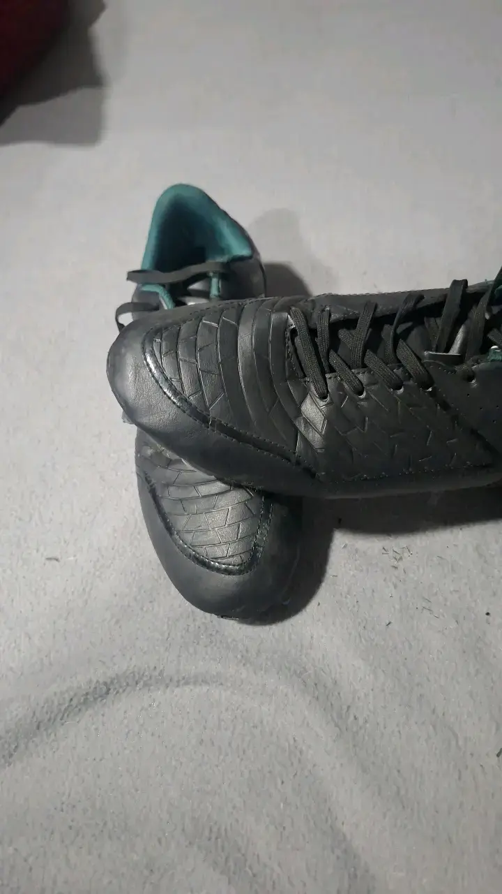 Zapatos de fútbol negros con taches - 6