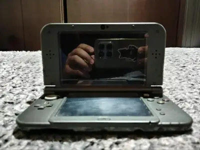Consola New Nintendo 3DS XL - miniatura 2