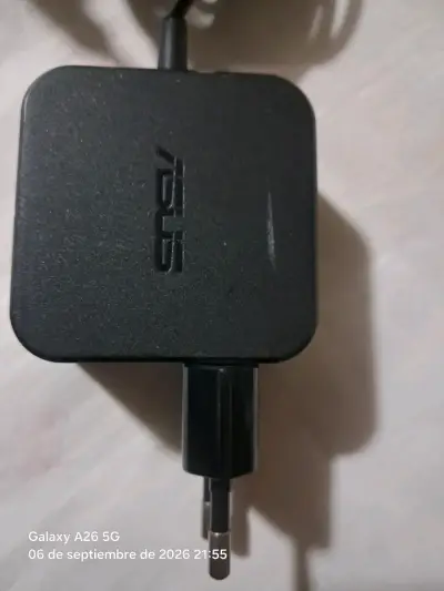 Cargador ASUS para portátil - miniatura 1