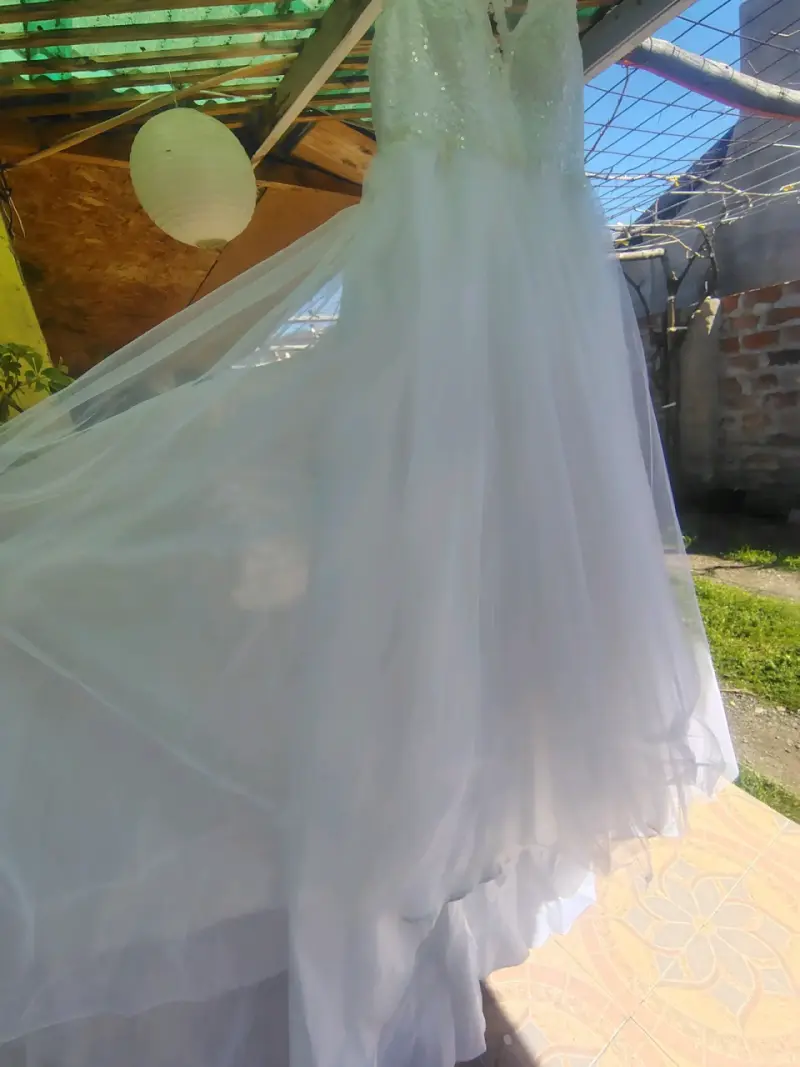 Vestido de Novia Blanco con Encaje Elegante - 5