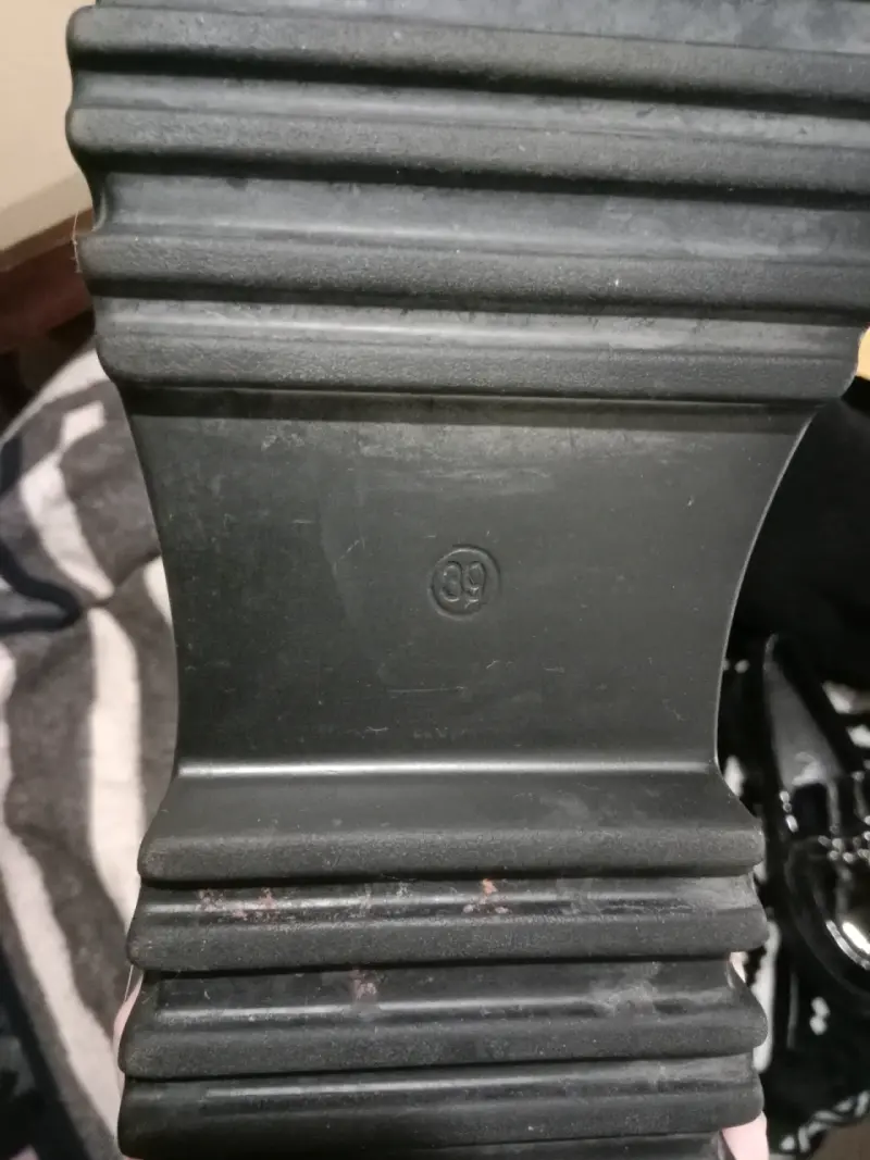 Mocasines negros con cadena metálica y plataforma - 3
