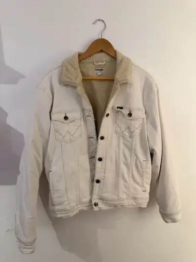 Chaqueta Wrangler de mezclilla con forro de borrego - miniatura 1