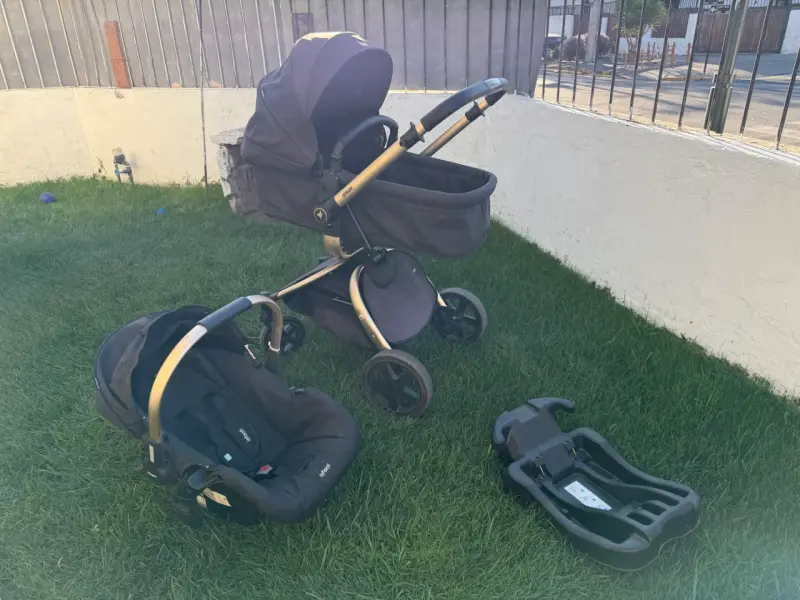 Coche de bebé 3 en 1 con silla de auto - 1